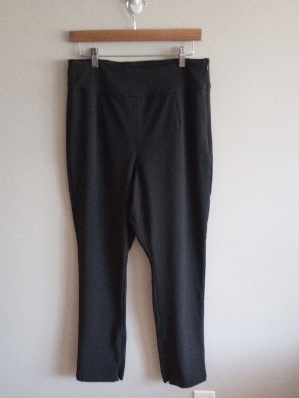 Good American Black Cropped High-Rise Ponte Leggings
